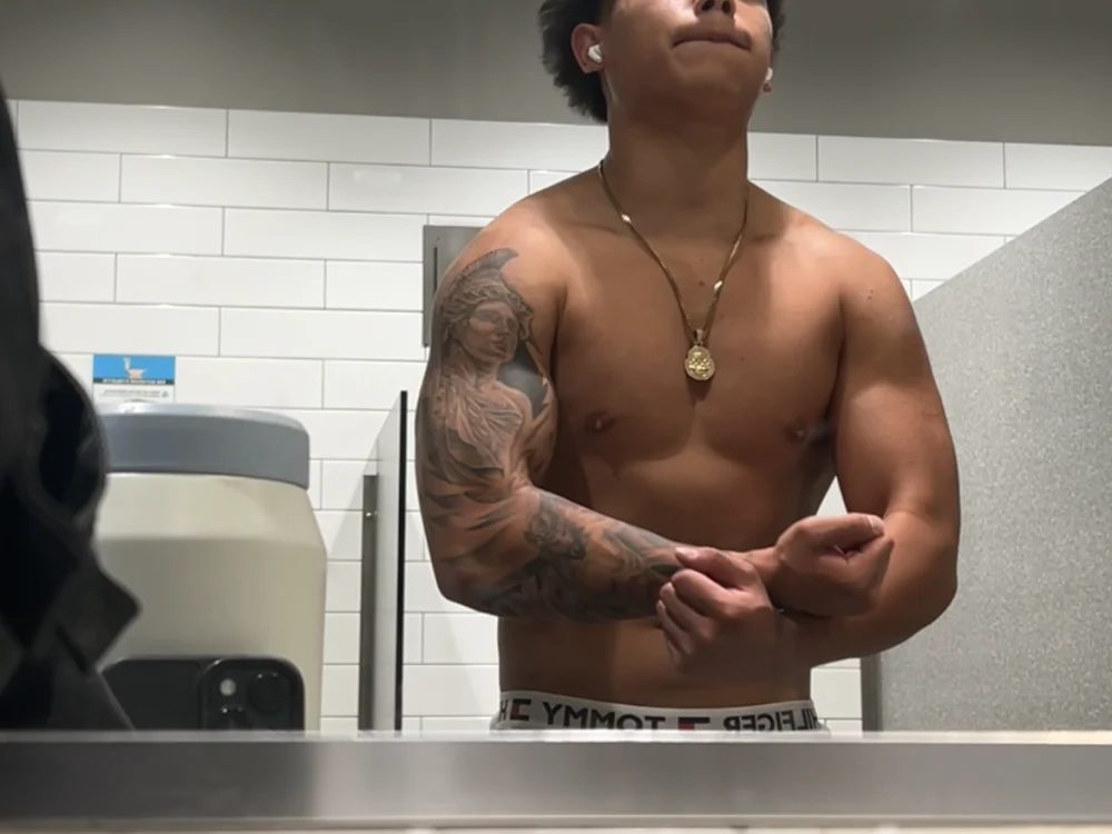 ilov3bigbootylatinas Chat XXX offline