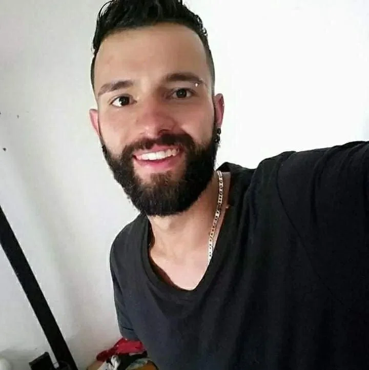 Conejito_98's Offline Chat Room