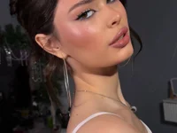 Mia_Nixon_ 在線直播表演