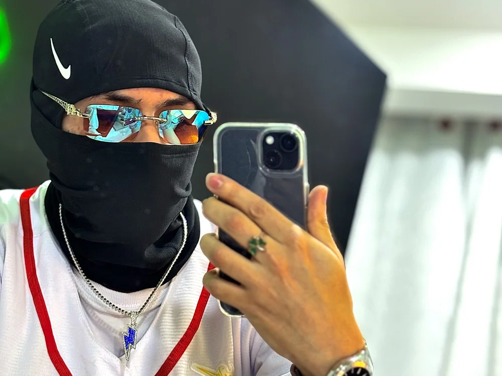 martin18_dirty's Offline Chat Room