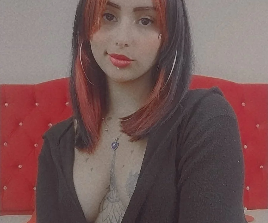 Cloe___e's Offline Chat Room