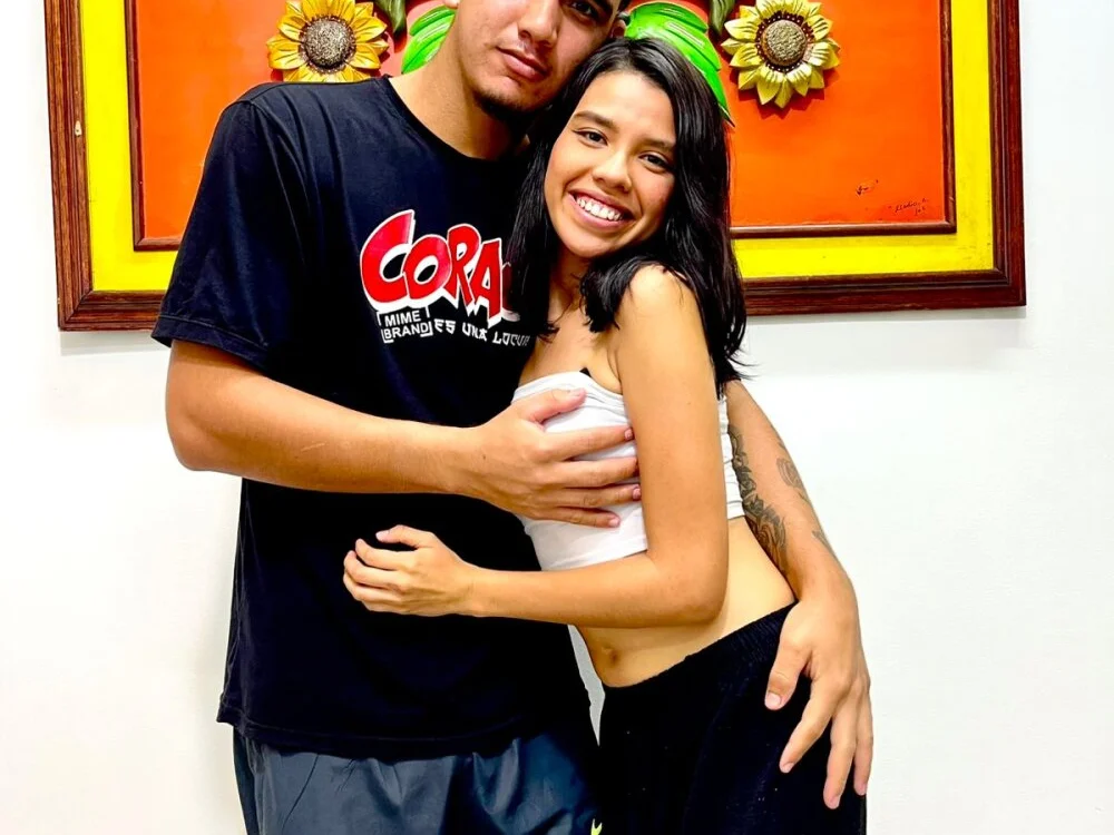 KamilaAndJavier's Offline XXX Chat