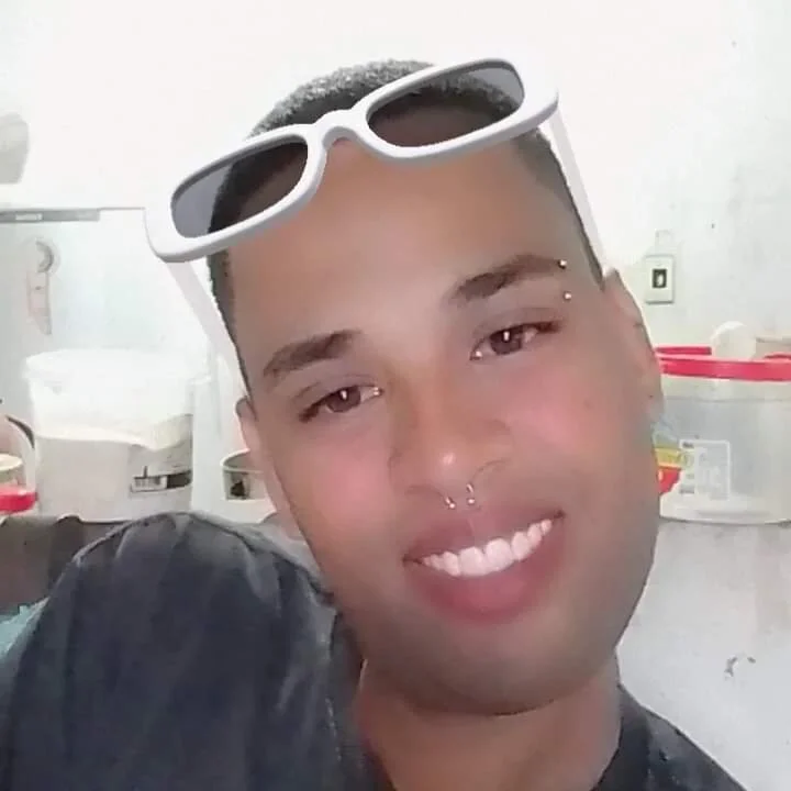 leosouza00's Offline Chat Room