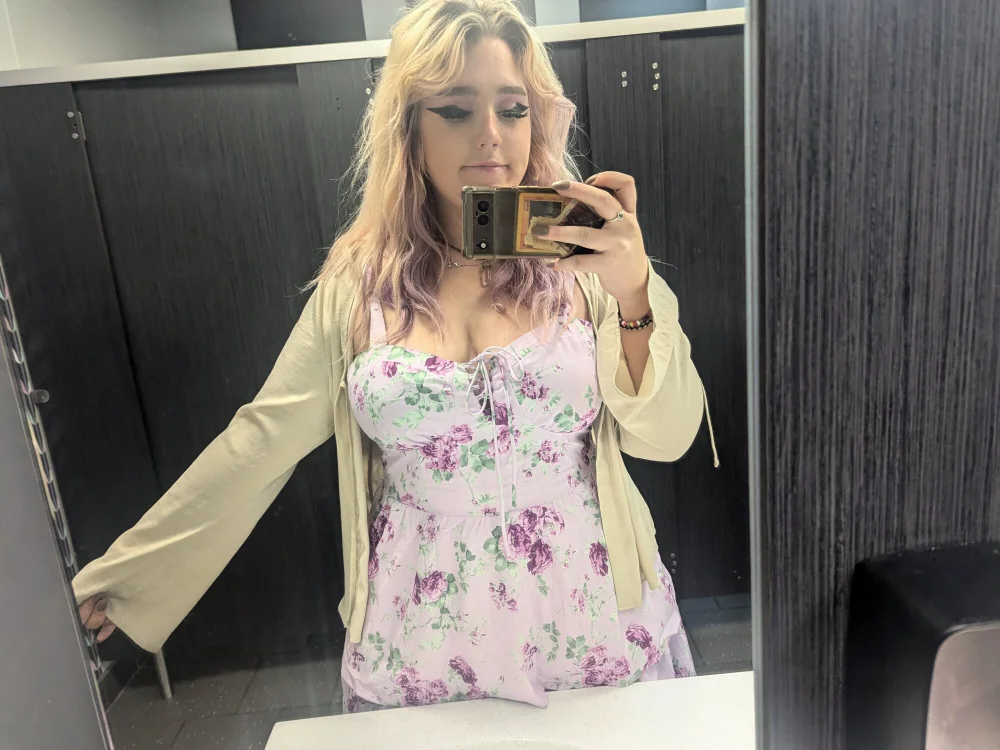 bizzybeecybee's Offline Chat Room