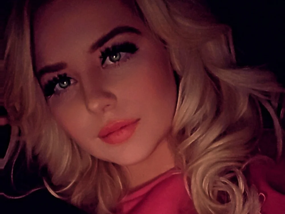 PinkPeroxide's Offline Chat Room