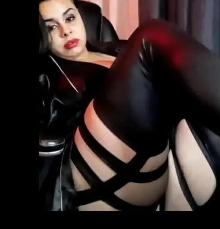 Monsta_head69's Offline Chat Room