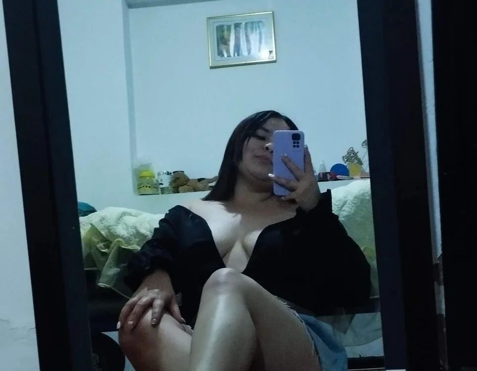 emilyyrose's Offline XXX Chat