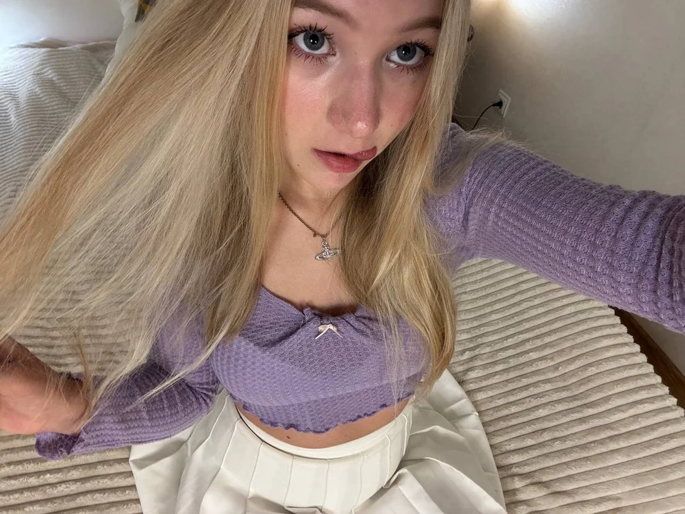 ArianeAumich's Offline XXX Chat