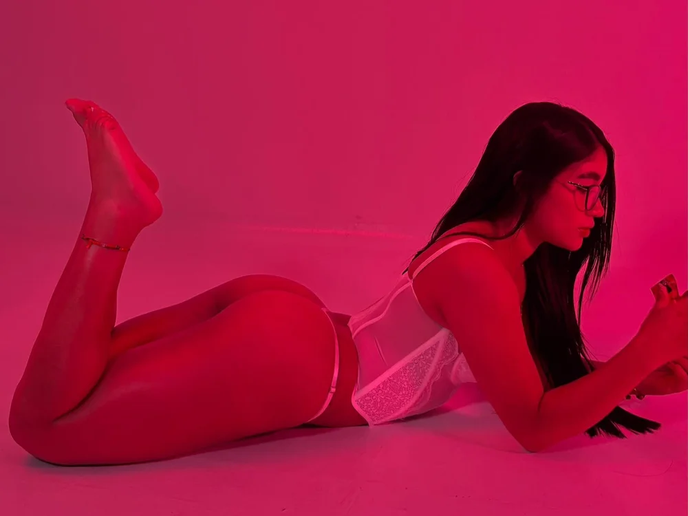 MILA_VOSSxxx's Offline XXX Chat