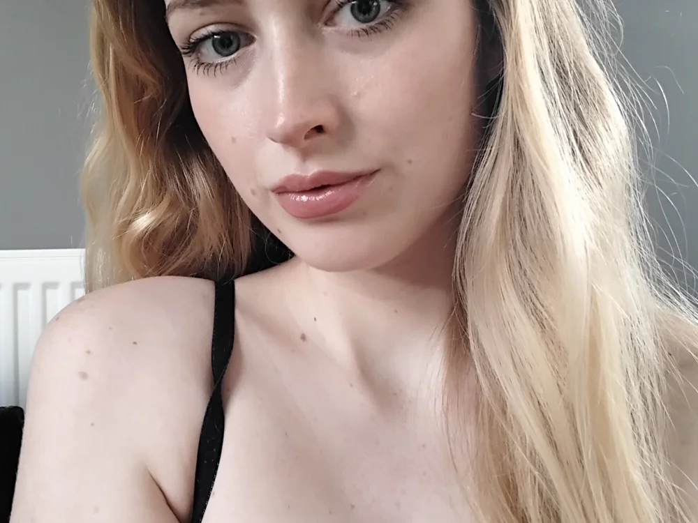 naughty_parisx offline chat-rom