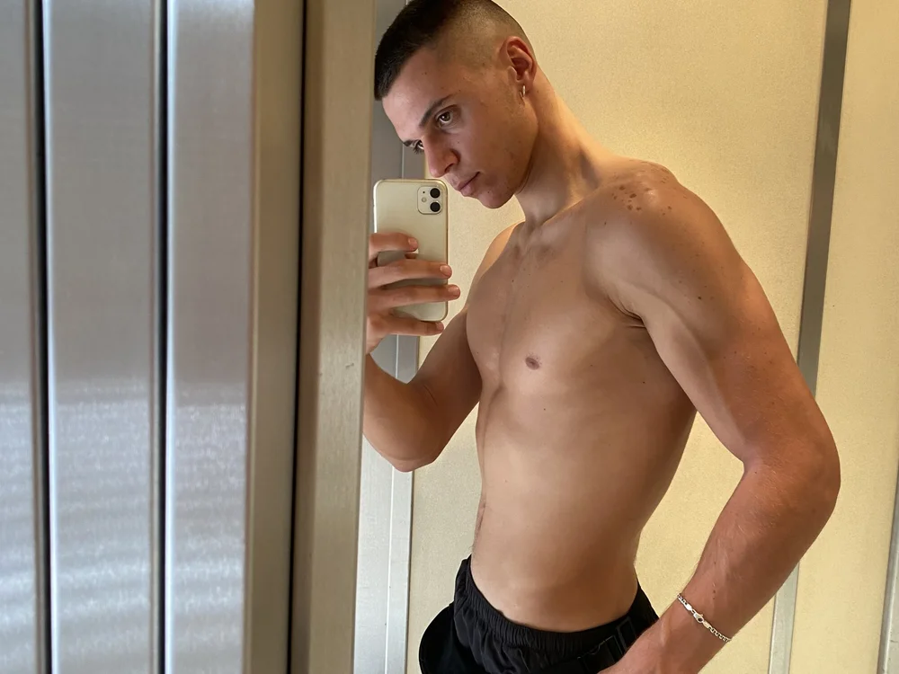 gentlyBigPervBoy's most recent online preview