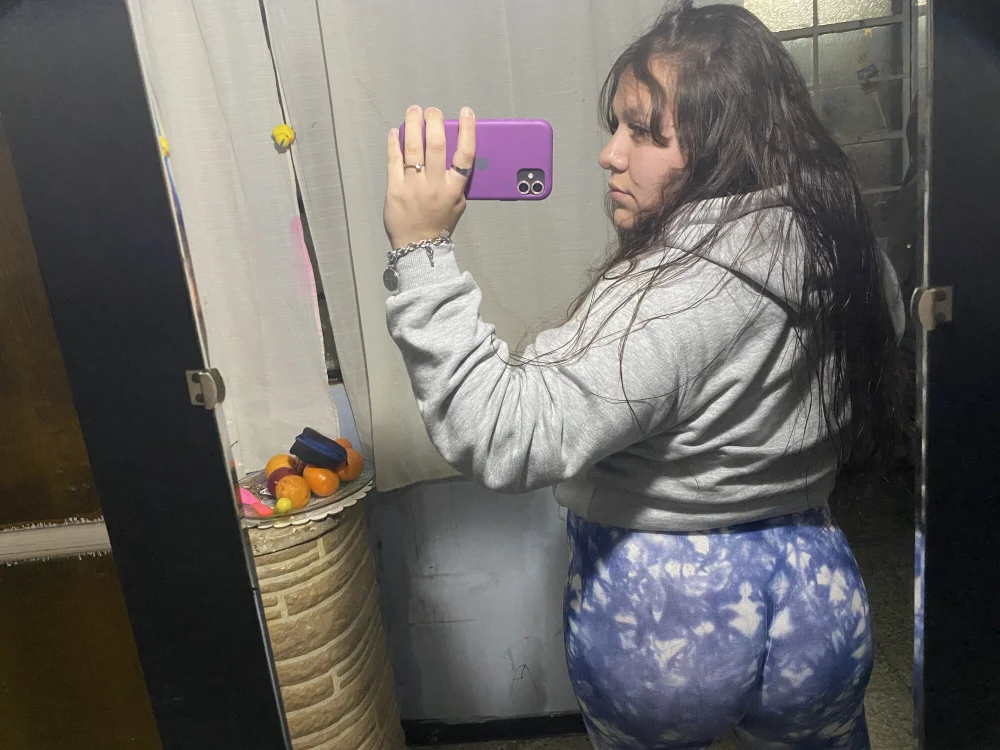 ninaa81 Adlı Modelin Çevrimdışı XXX Sohbeti