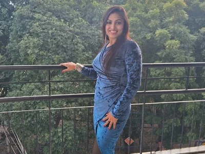 Hot_saniyaa001