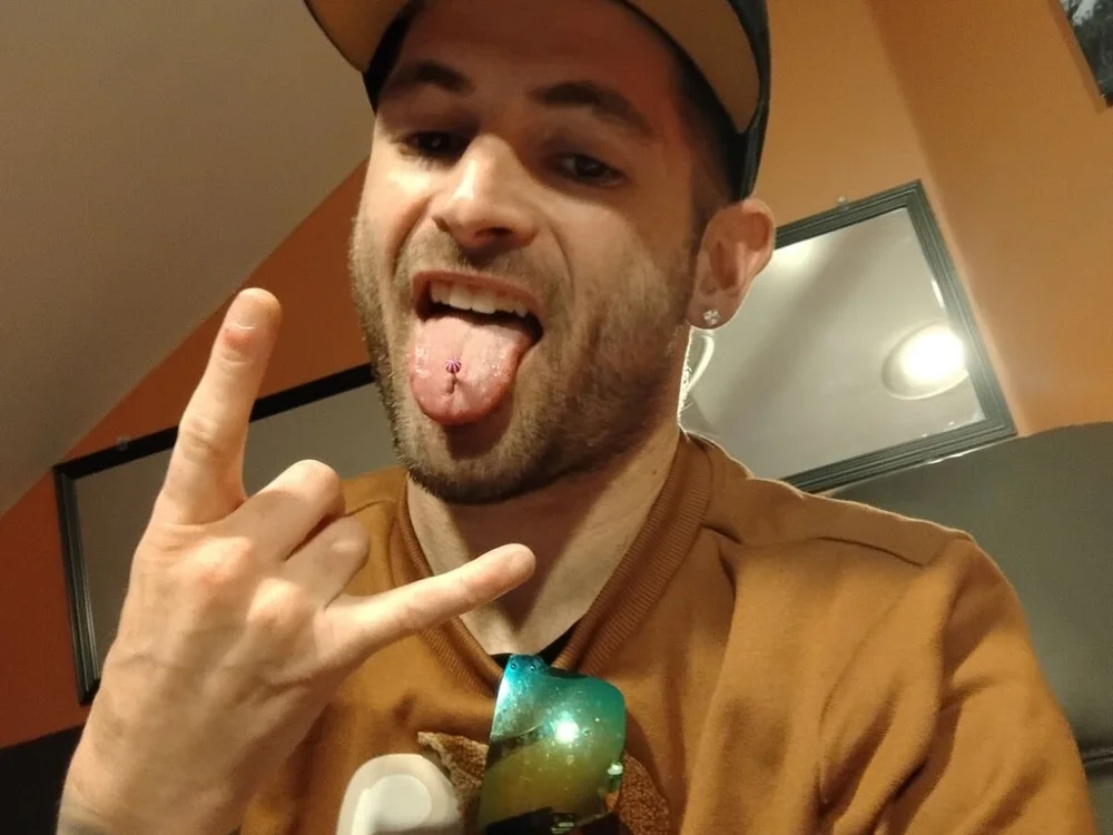 ElijahHotty's Offline Chat Room