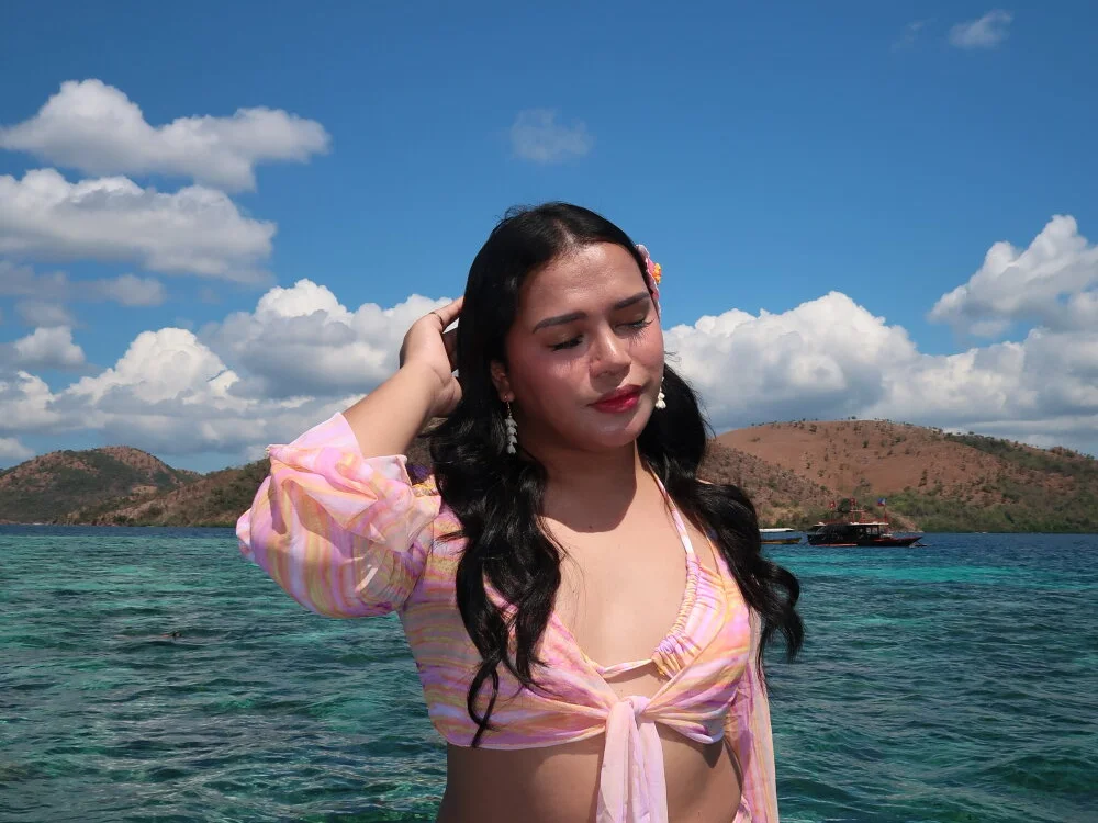 UrOneAndOnlyShabu 离线XXX聊天