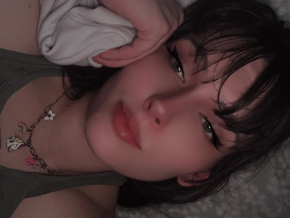 sexyandstoned cam model