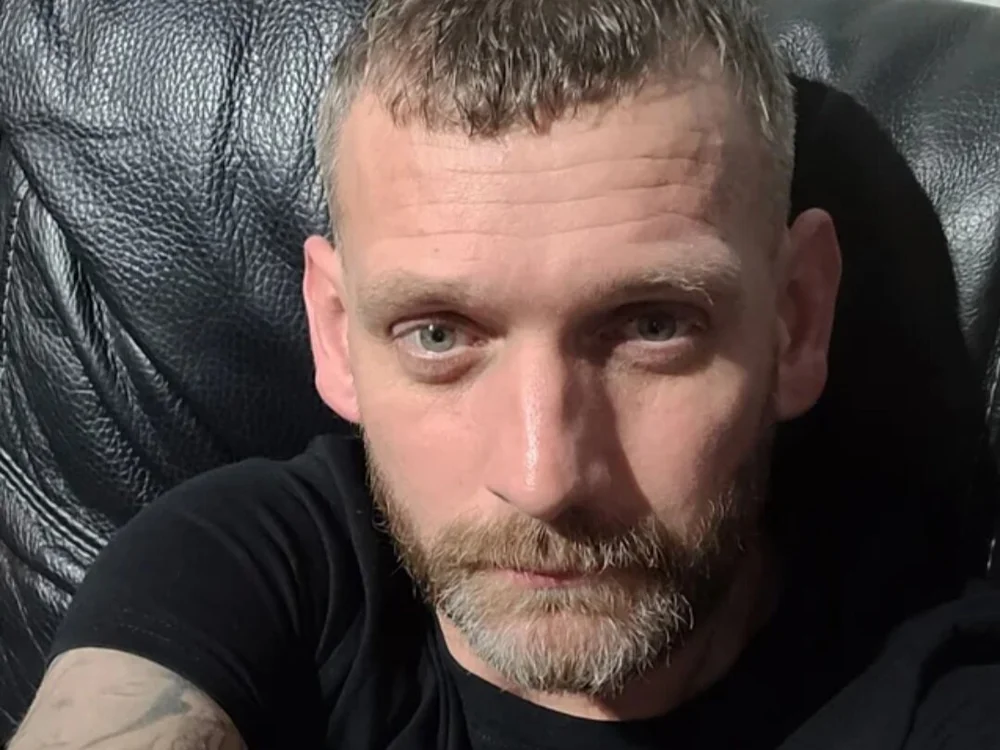Straightmanfetish1's Offline XXX Chat