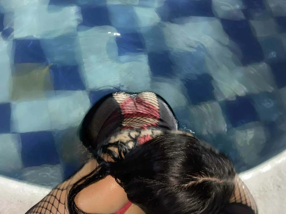 Thaliana_Pol69's Offline XXX Chat