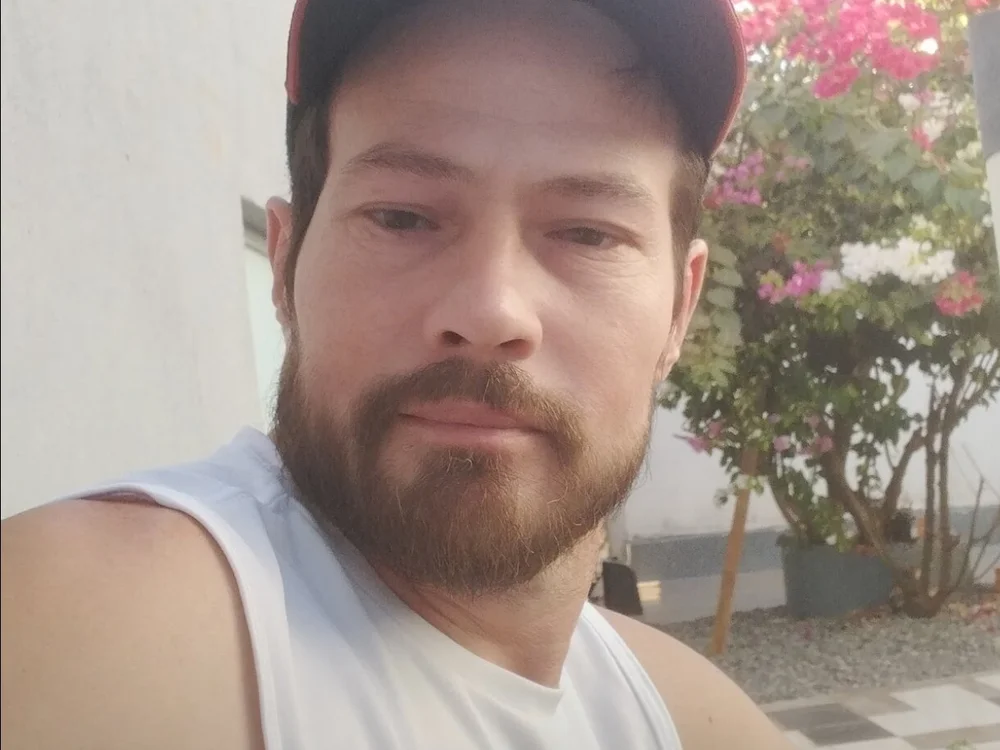 Hectorluizzzzz offline chatrum