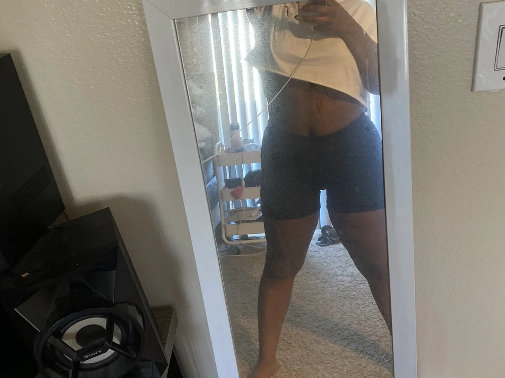 ThiccBaby2000's Offline Chat Room