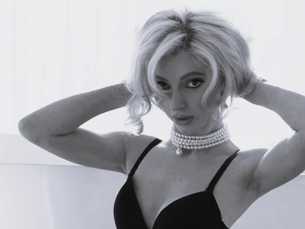 YourNaughtyMiss Chat XXX Ngoại tuyến