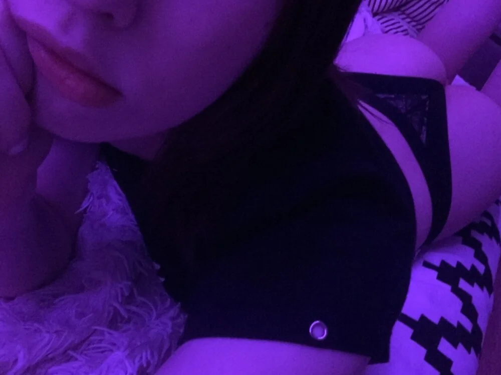 SamanthaVibeMe's Offline XXX Chat