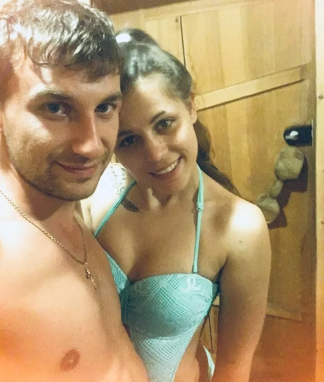 yoursweetycople's Offline XXX Chat