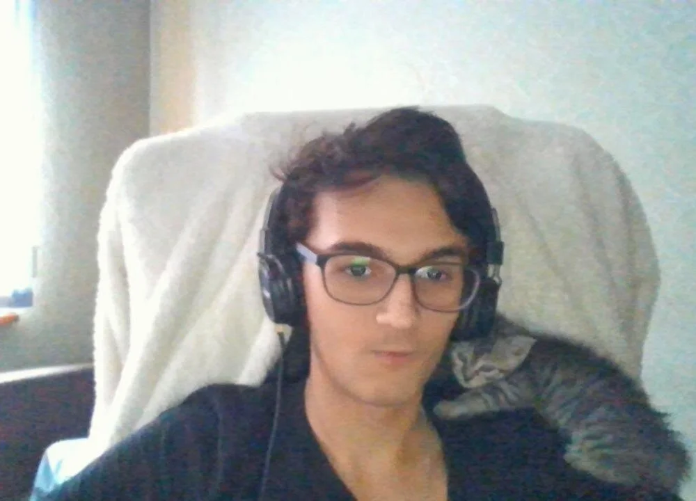 AyinTokin offline chatrum