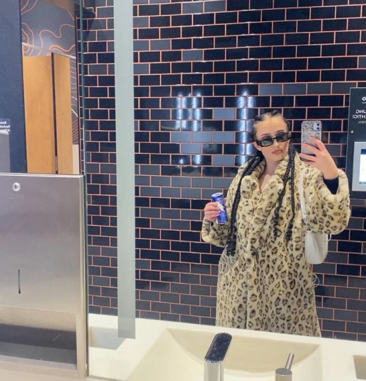 Tijara-im-Pyjama Offline XXX-chat