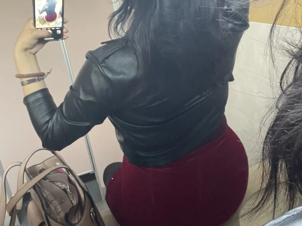 love_queen02's Offline XXX Chat