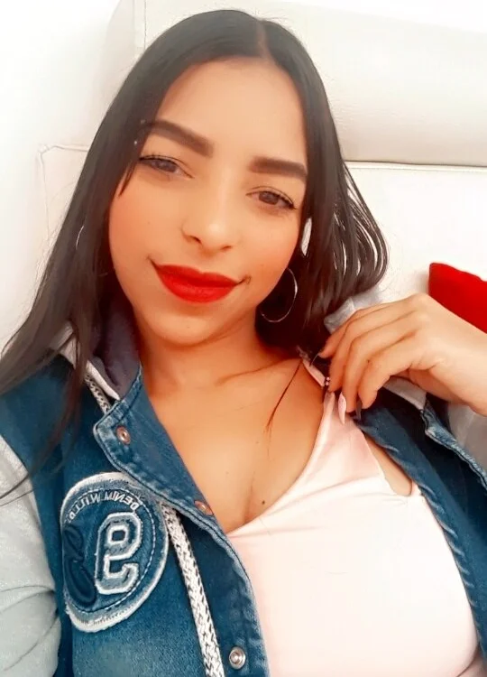 Alina-Fox's Offline XXX Chat