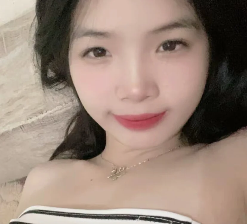 Navy_Vina Adlı Modelin Çevrimdışı XXX Sohbeti