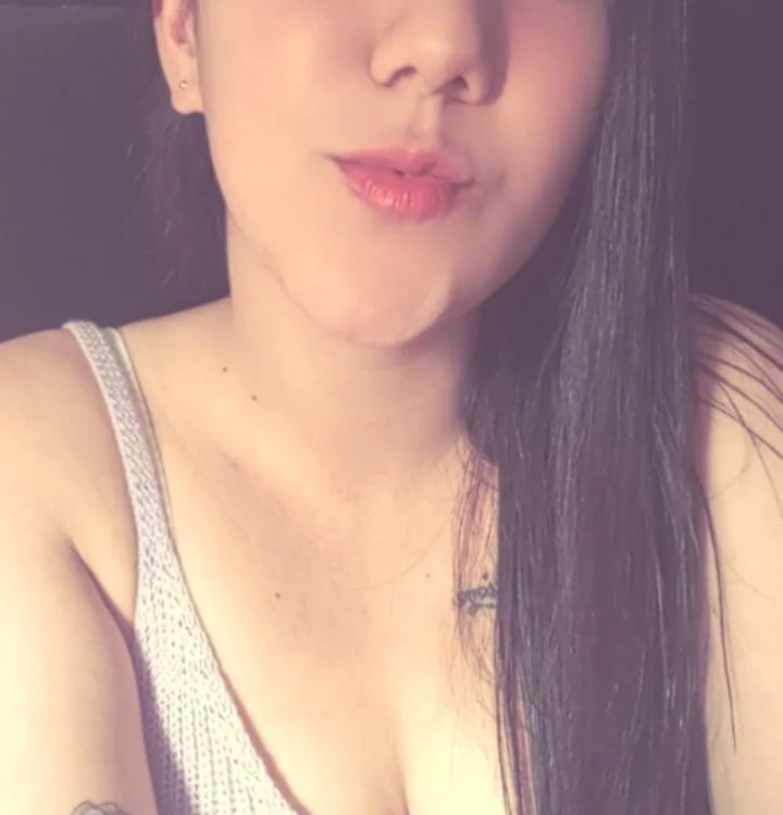 Karla_pretty9's Offline XXX Chat