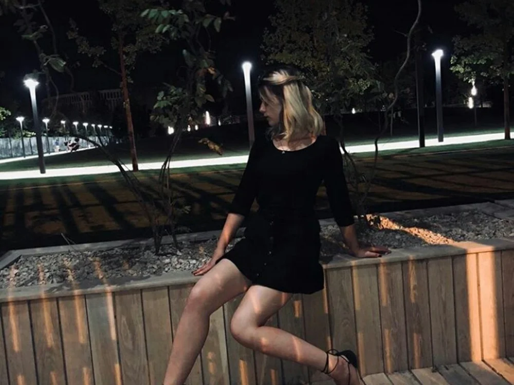 AzaleaVikky's Offline Chat Room