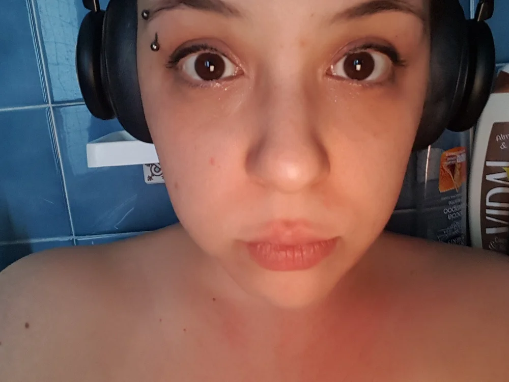 MissSibilla's Offline Chat Room