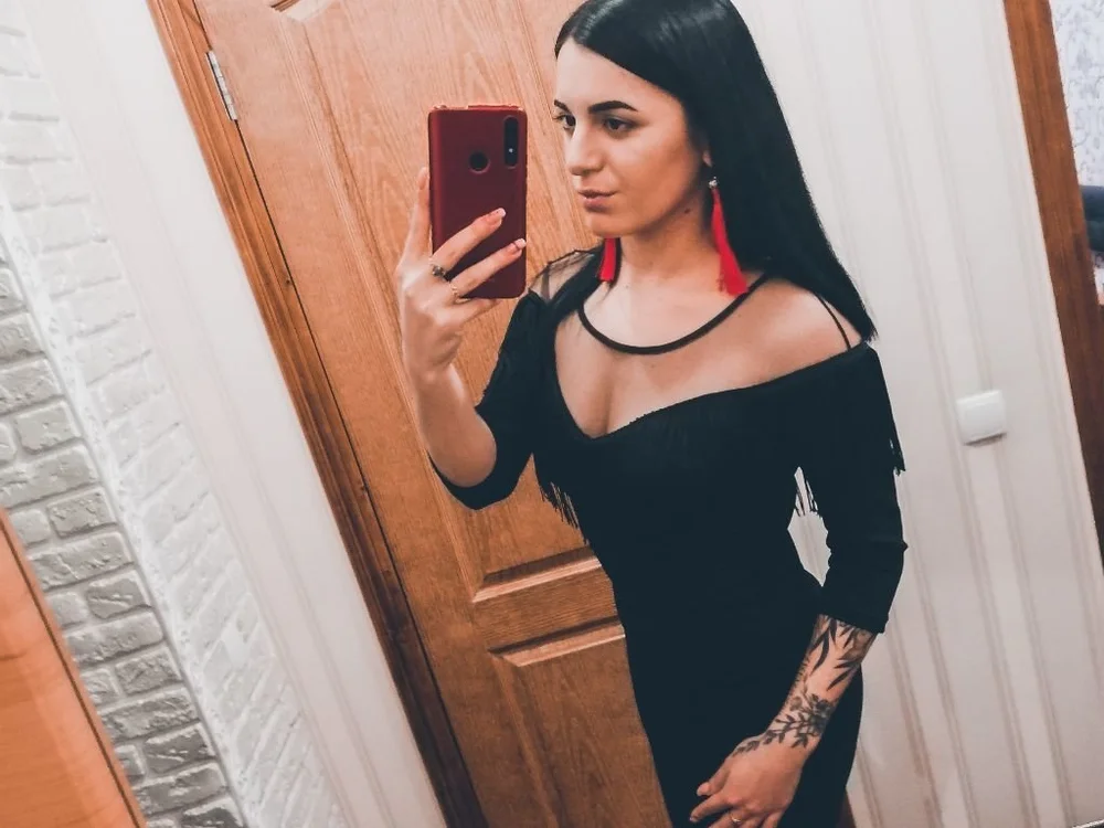 NikkiWatts' Offline Chat Room