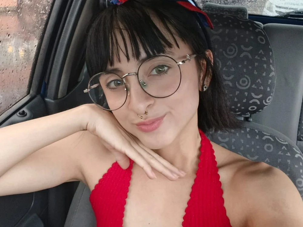 Lilith_Abrahams_'s Offline XXX Chat