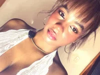 NymzieLoren's webcam live show