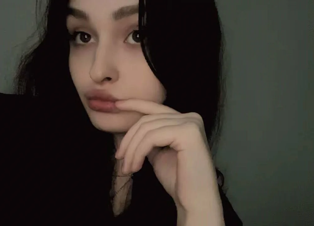 EvitaMartinez's Offline Chat Room