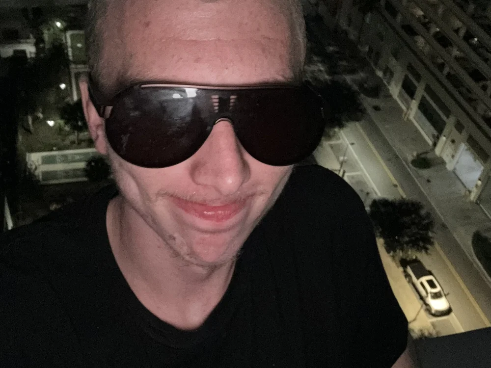 MoonTheWolf1999 offline chatrum