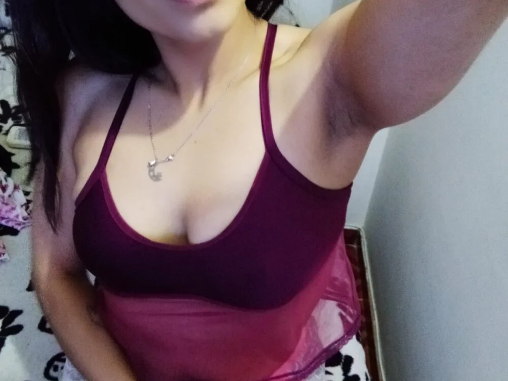 Aisha_09: офлайн-секс-чат