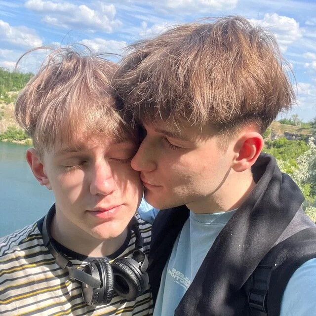 cutie_guys cam model