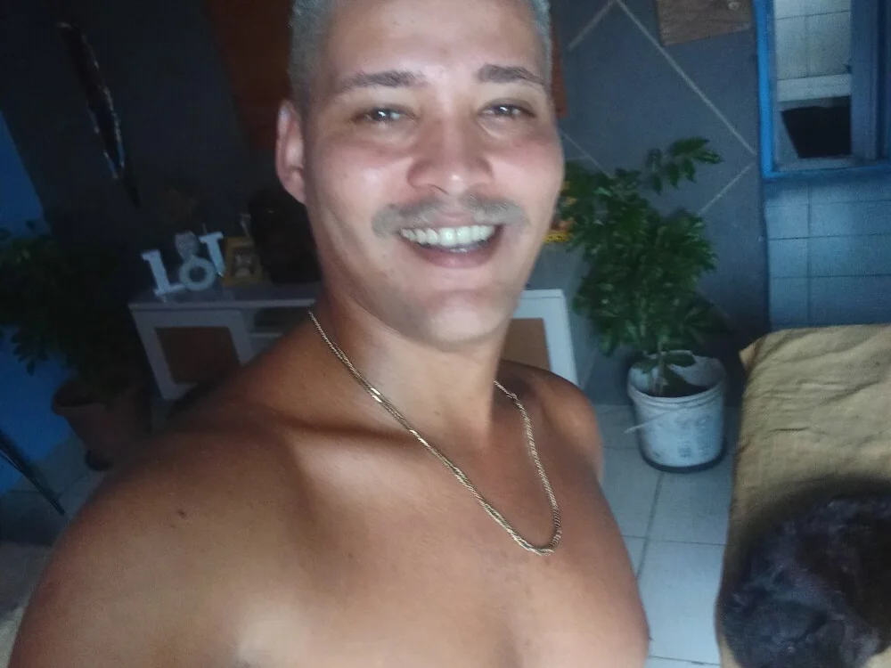 GustavoGCriaRJ offline XXX-chat