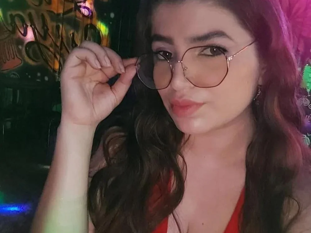 Couple_Young69's Offline Chat Room