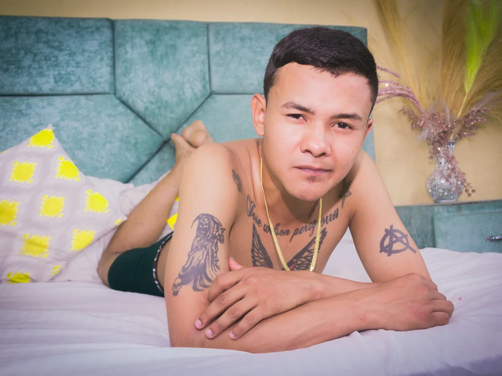 GabrielGandi Offline XXX Chat
