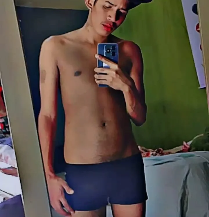 Moreninho18M offline chatrum