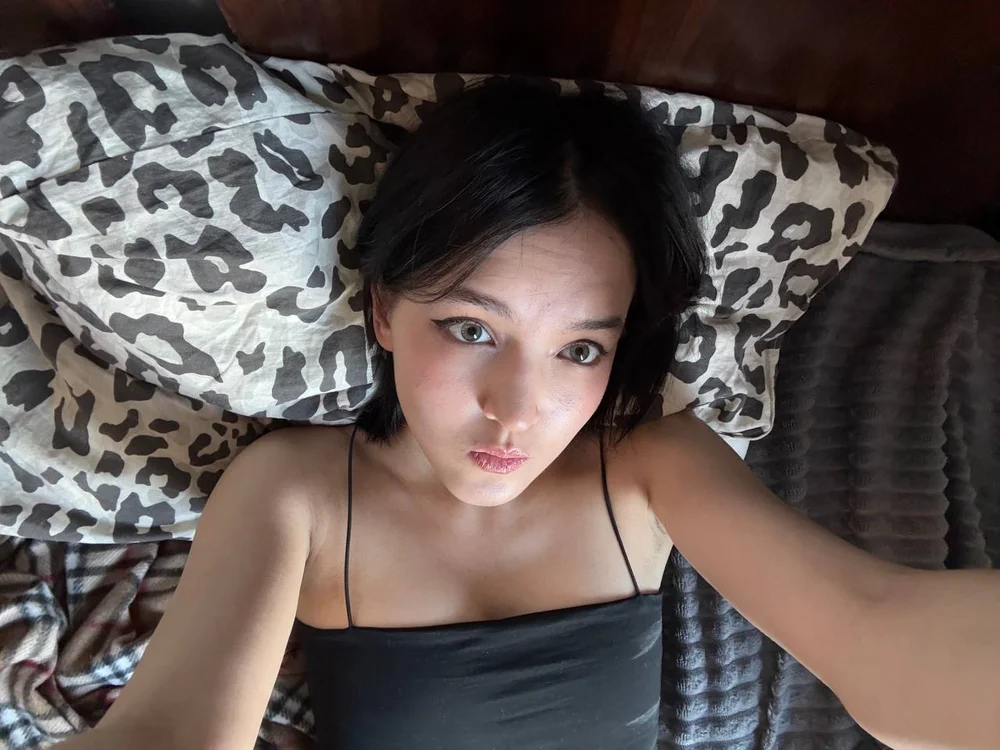 _luny_n Offline XXX chat