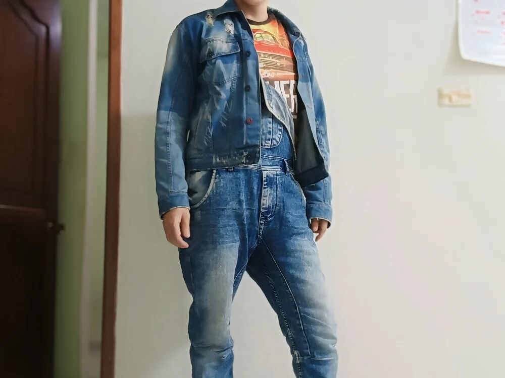 alexmoragomez Offline XXX-chat