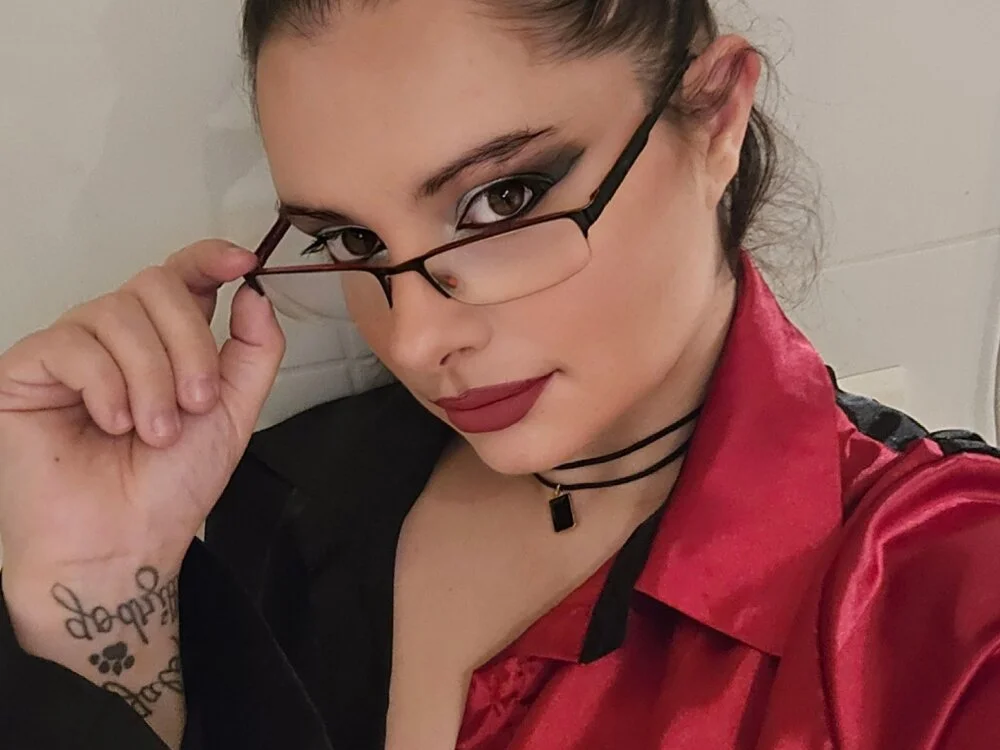 Darksakura666's Offline XXX Chat