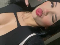 Lucy_strong1 Obrolan Langsung XXX